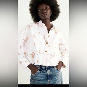 NWT ZARA Cropped Denim Jacket White Tan Embroidered Floral Frayed Raw Hem